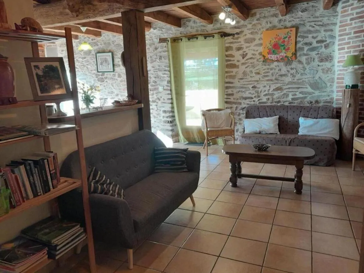 Maison De Caractere Avec Jardin, Terrasse, Jeux Pour Enfants Et Wifi - Animaux Acceptes - Fr-1-742-302 Fournoules